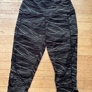 DSG Black and White Patterned Capris